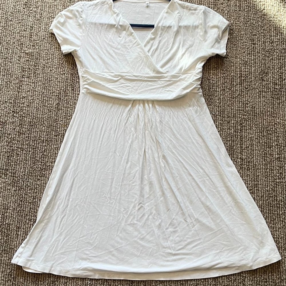 White V-Neck Fit & Flare Summer Dress - US 16
